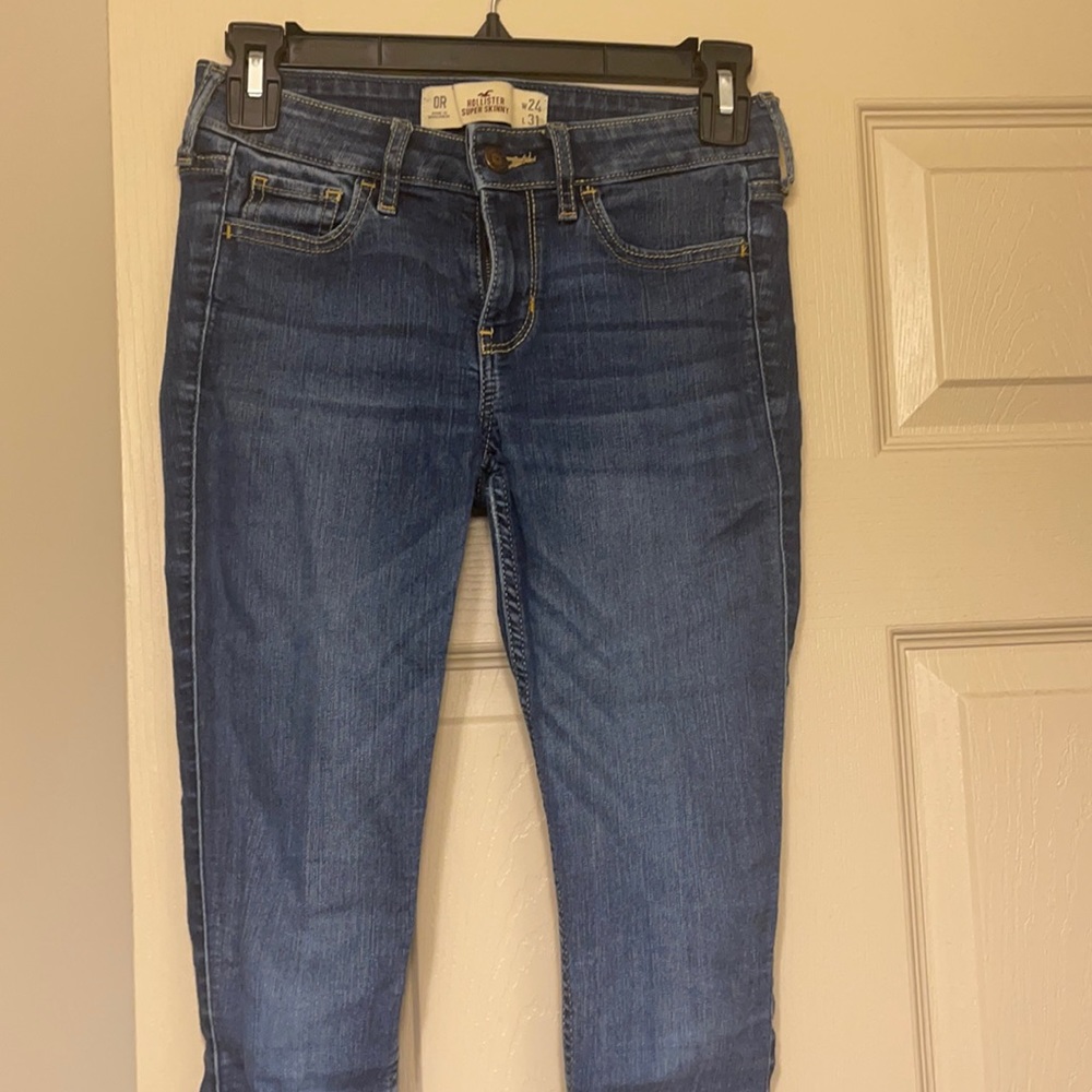 HOLLISTER SUPER SKINNY JEANS